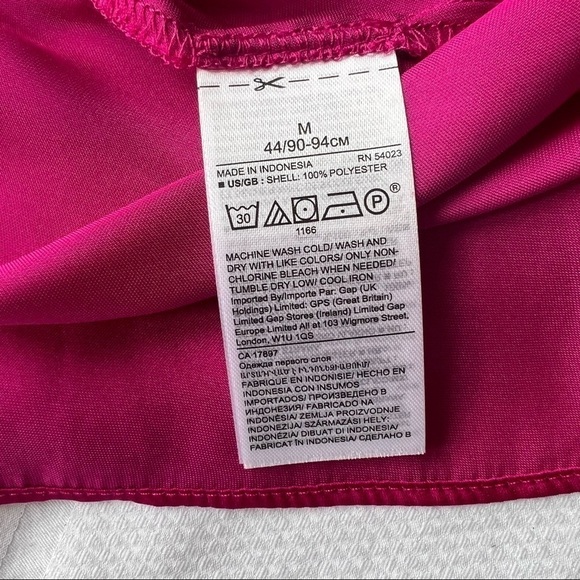 Banana Republic Silky Long-Sleeved Crew-Neck Blouse in Fuchsia Pink Size Medium - Picture 6 of 8